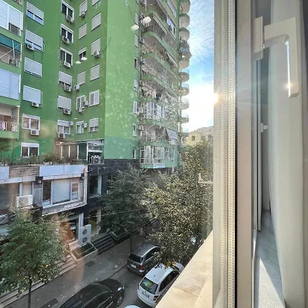 Enzo Rooms & Apartment Blloku Tirana Exterior photo